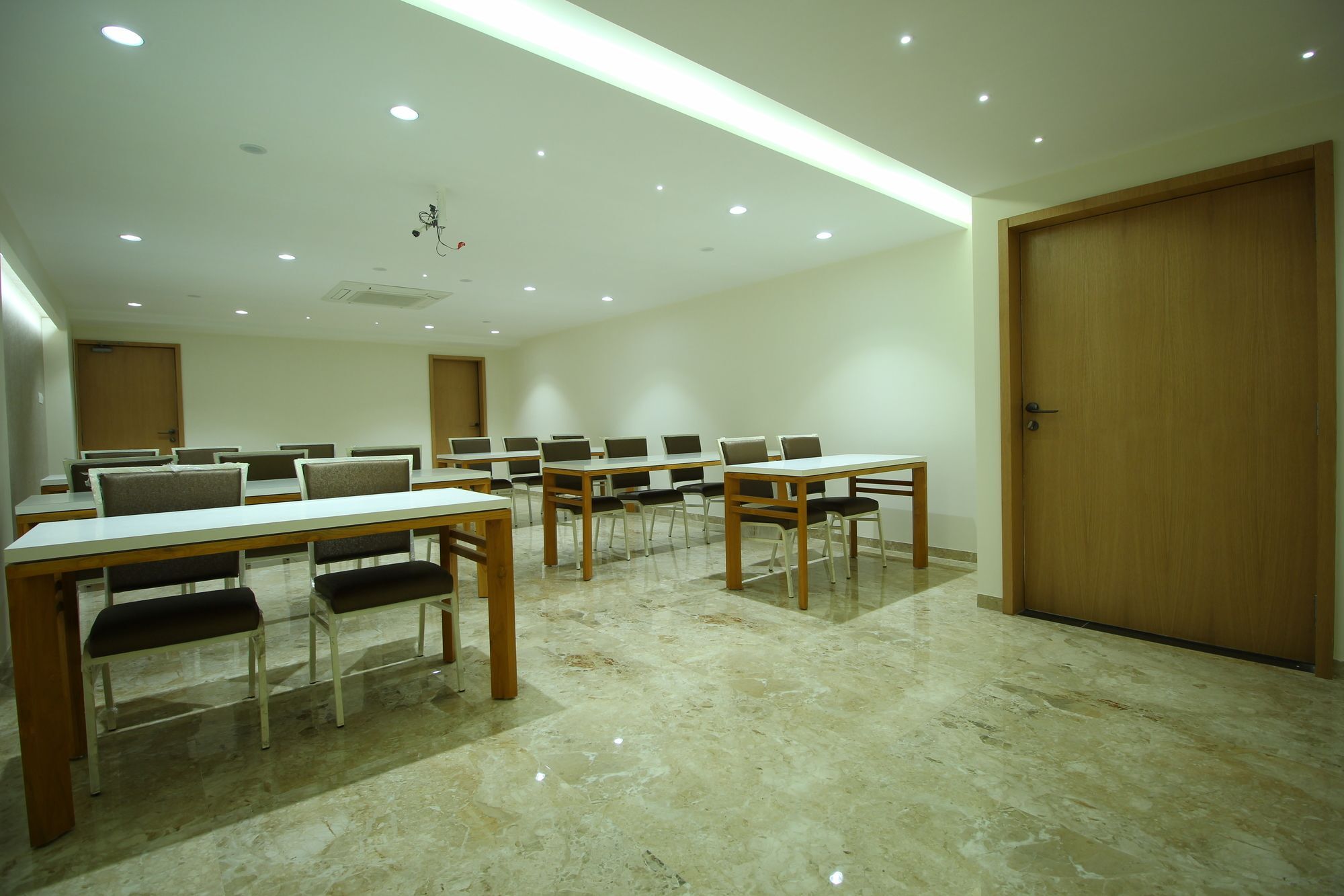 Oyo 4161 Hotel Shailly Inn Ahmedabad Exterior foto